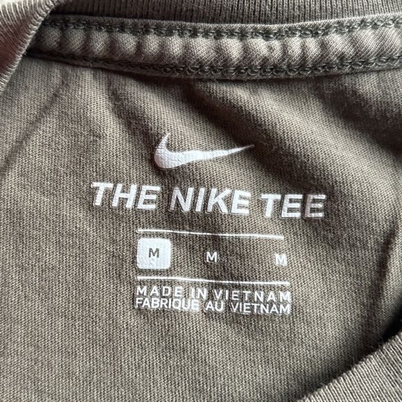 Nike Embroidered Double Snoosh Long Sleeved Green T Shirt Size Medium - Picture 4 of 9